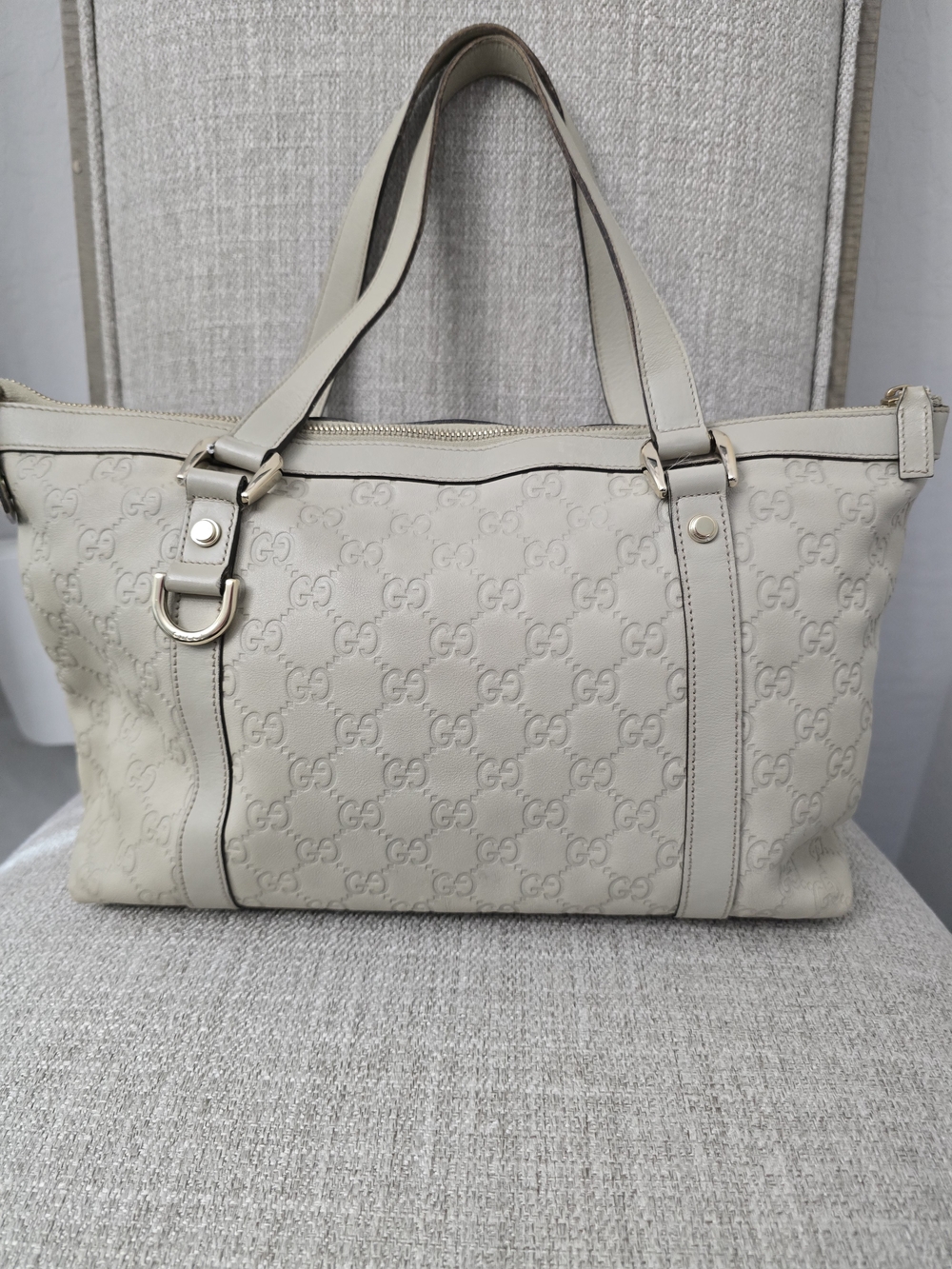 100% Authentic Gucci Cream Guccissima Leather Abbey D-Ring Tote - Picture 2 of 16